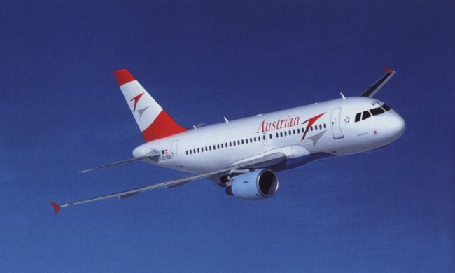 Vue d'un A319-112 de Austrian Airlines (origine : Über Den Wolken, Postes Autrichiennes)