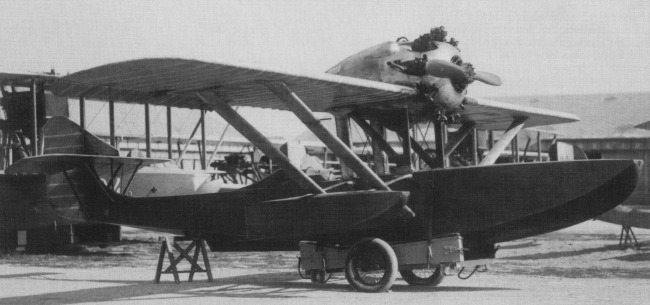 Vue du Blanchard BB.1 sur son berceau (photo : L'Aéronautique Navale 1920-1939 - Avia Editions)