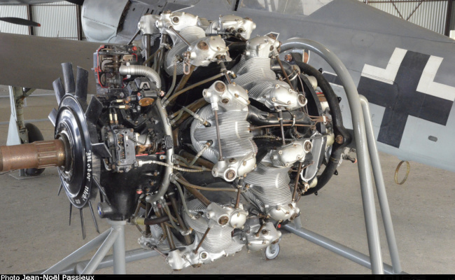 Vue d'un moteur radial BMW 801 D2 (photo : JN Passieux - Musée de l'Air et de l'Espace du Bourget)