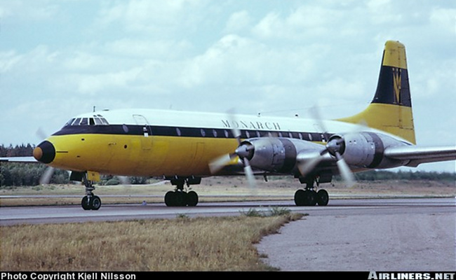 Vue d'un Britannia 312 de la compagnie Monarch Airlines (photo : Kjell Nilsson)