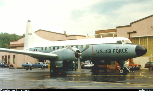 Vue d'un Convair C-131D (photo : Frank J. Mirande)