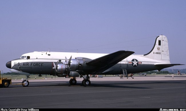 Vue d'un Douglas C-54E (photo : Steve Williams)