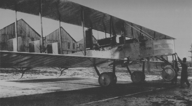 Photo d'un Caproni Ca.3 (photo : Encyclopédie des Avions Militaires du Monde)
