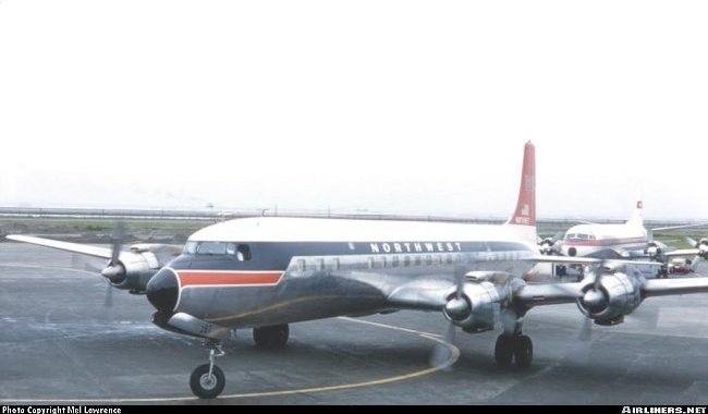 Vue d'un DC-7C (photo : Mel Lawrence)