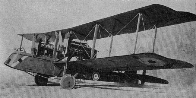 Vue d'un bombardier biplan D.H.10 (photo : Aircraft of the Royal Air Force 1918-57 - Owen Thetford)