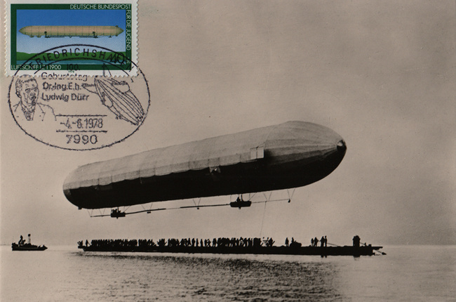 Vue du Zeppelin LZ 1 sur le lac de Constance (photo : carte postale, collection JN Passieux)