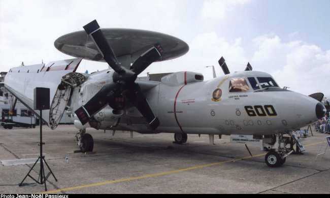 Vue d'un Hawkeye E-2C (photo : JN Passieux, Salon du Bourget 2005)