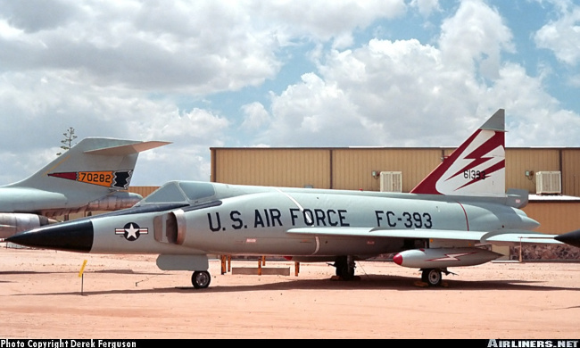 Vue d'un F-102A Delta Dagger (photo : Derek Ferguson)