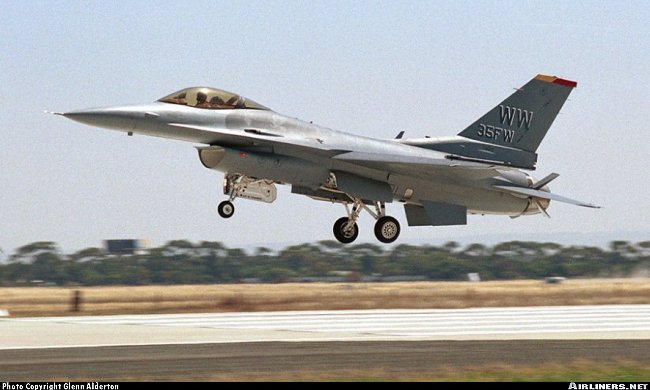 Vue d'un F-16 (photo : Glenn Alderton)