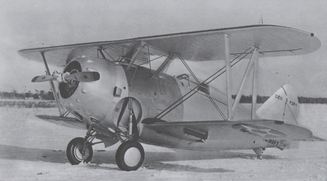 Vue d'un chasseur monoplace F3F-1 (origine : Encyclopédie des Avions Militaires du Monde - Enzo Angelucci)