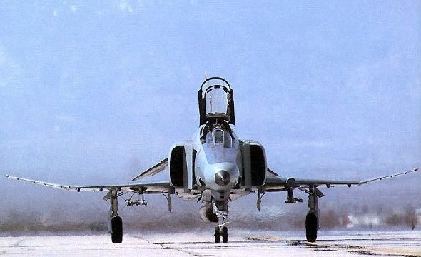 Vue d'un F-4