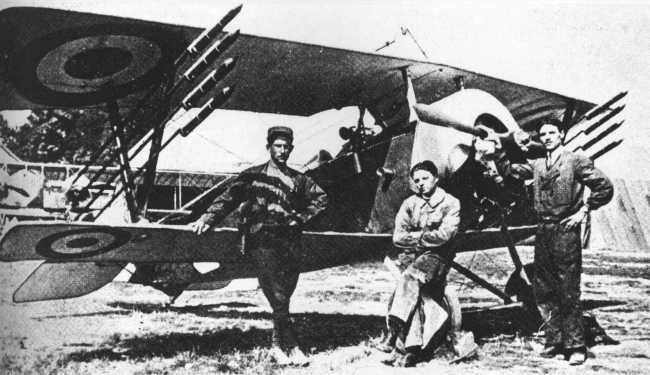 Système de fusées Le Prieur monté sur un chasseur Nieuport (photo : Jane's fighting aircraft of World War I John W.R. Taylor)