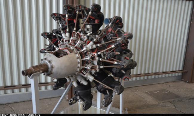 Vue d'un moteur Gnome-Rhône 14N (photo : JN Passieux, musée de l'Air et de l'Espace du Bourget)