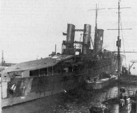 Vue du porte-avions H.M.S Campania