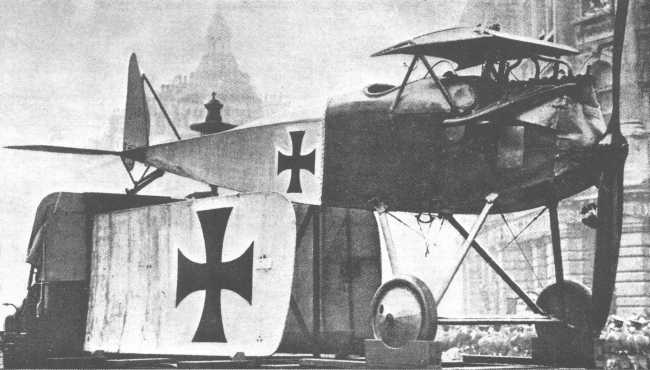 Vue d'un Halberstadt D.III (photo : Jane's fighting aircraft of World War I John W.R. Taylor)
