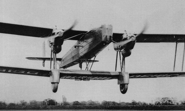 Vue d'un bombardier Heyford (photo : Histoire de l'Aviation Militaire Bill Gunston - TRH Pictures)