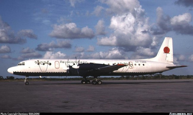 Vue d'un Il-18V de la compagnie Aerocaribbean (photo : Damiano Gualdoni)