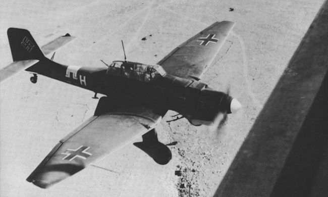 Vue d'un Junkers Ju 87B (photo : Stuka Ju-87 Lt-Col A.J. Barker)