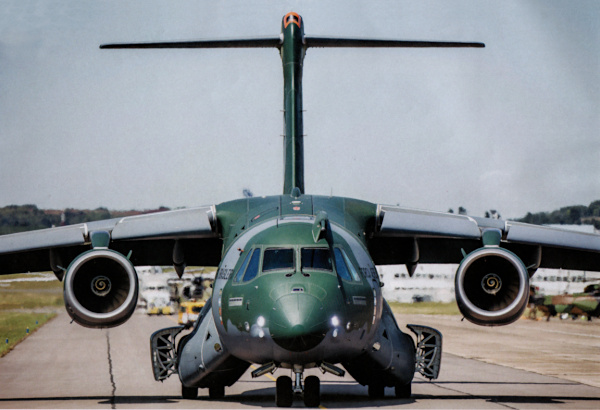 Vue d'un Embraer KC-390