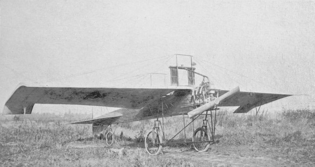 Vue d'un Koechlin monoplan (photo : Gallica - Les Aéroplanes de 1911 - Raymond de Gaston)