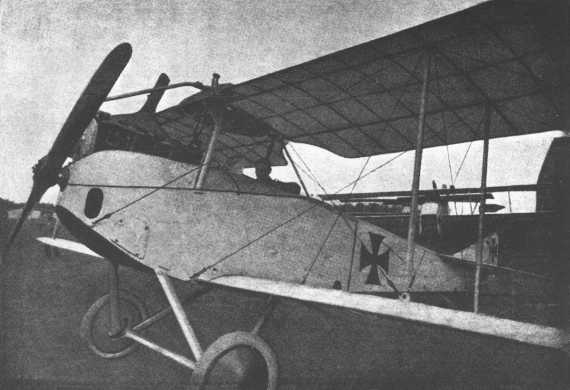 Vue d'un biplan de reconnaissance L.V.G. C.II (photo : Jane's fighting aircraft of World War I John W.R. Taylor)