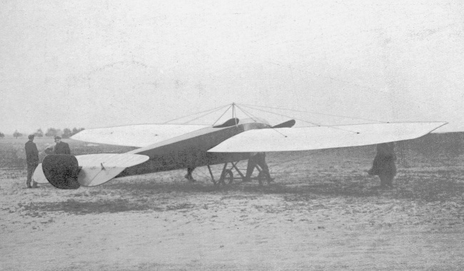 Vue d'un Nieuport monoplan (photo : Gallica - Les Aéroplanes de 1911 - Raymond de Gaston)