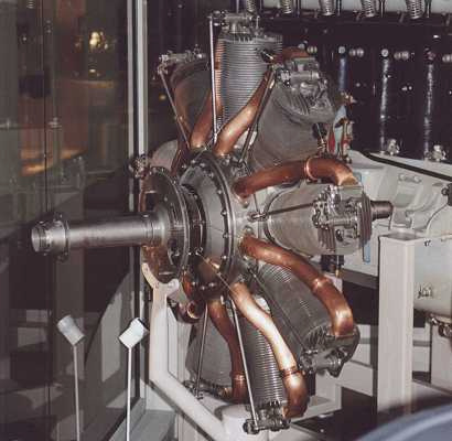 Vue d'un moteur Oberursel rotatif (photo : JN Passieux - Musée de l'Air et de l'Espace du Bourget)