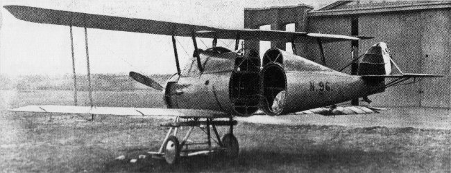 Vue d'un Parnall Panther fuselage replié (photo : Jane's fighting aircraft of World War I)