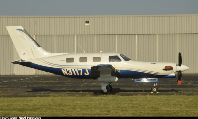 Vue d'un Piper PA-46-350PT Malibu Meridan (photo : JN Passieux, meeting de Melun-Villaroche 2023)