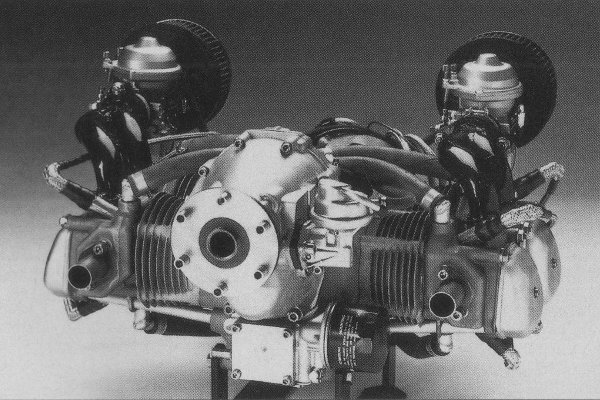 Vue d'un moteur quatre cylindres à plat Rotax 912