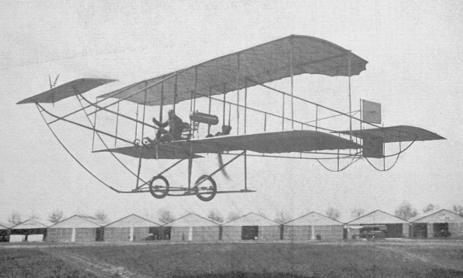 Vue d'un Sommer biplan (photo : Gallica - Les Aéroplanes de 1911 - Raymond de Gaston)