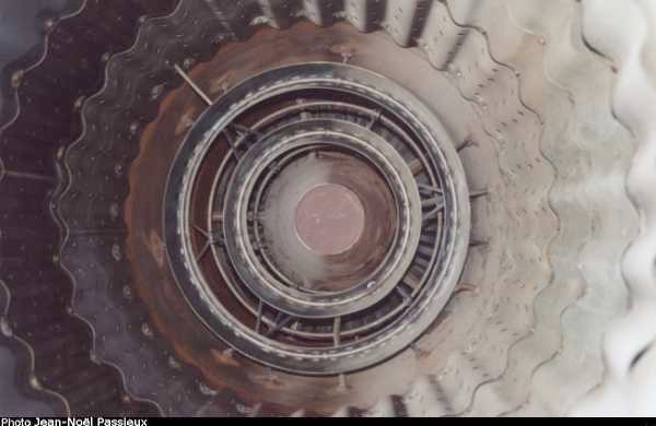 Vue d'une tuyère d'Atar 9 (photo : JN Passieux, Musée Delta)