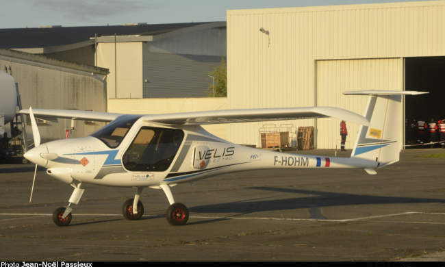 Vue d'un Pipistrel Velis Electro (photo : JN Passieux, meeting de Melun-Villaroche 2024)