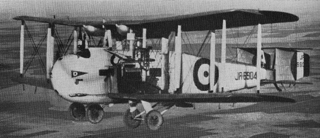 Vue d'un transport de troupes Vickers Vernon (photo : Aircraft of the Royal Air Force 1918-57 - Owen Thetford)