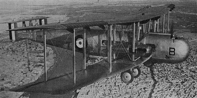 Vue d'un transport de troupes Vickers Victoria (photo : Aircraft of the Royal Air Force 1918-57 - Owen Thetford)