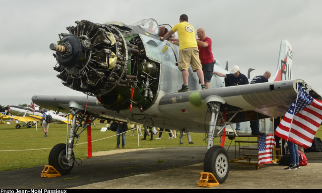 Vue d'un moteur Wright R-3350-26WA (photo : JN Passieux, meeting de la Ferté-Alais 2022)