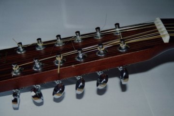 Mécaniques de guitare douze cordes